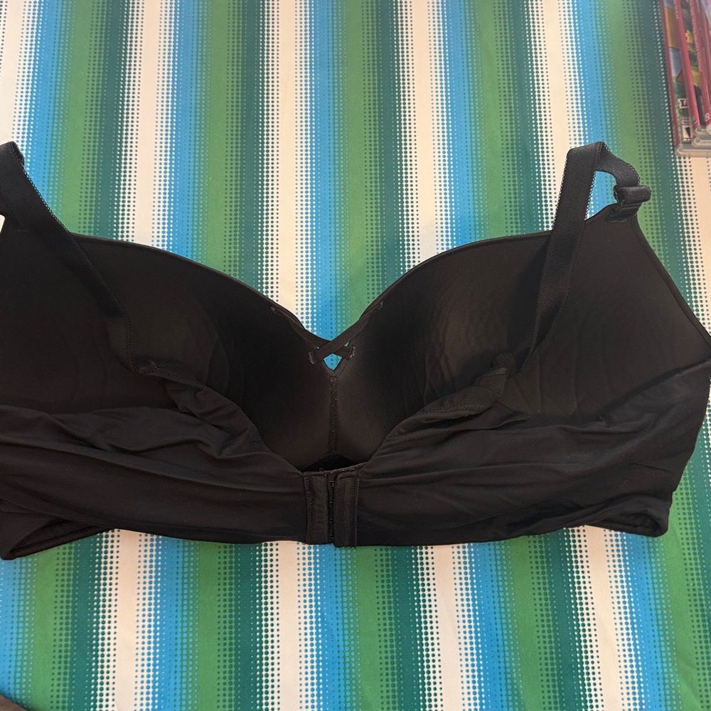 Everyday Smooth Black T-Shirt Bra - Torrid wireless - Picture 2 of 3